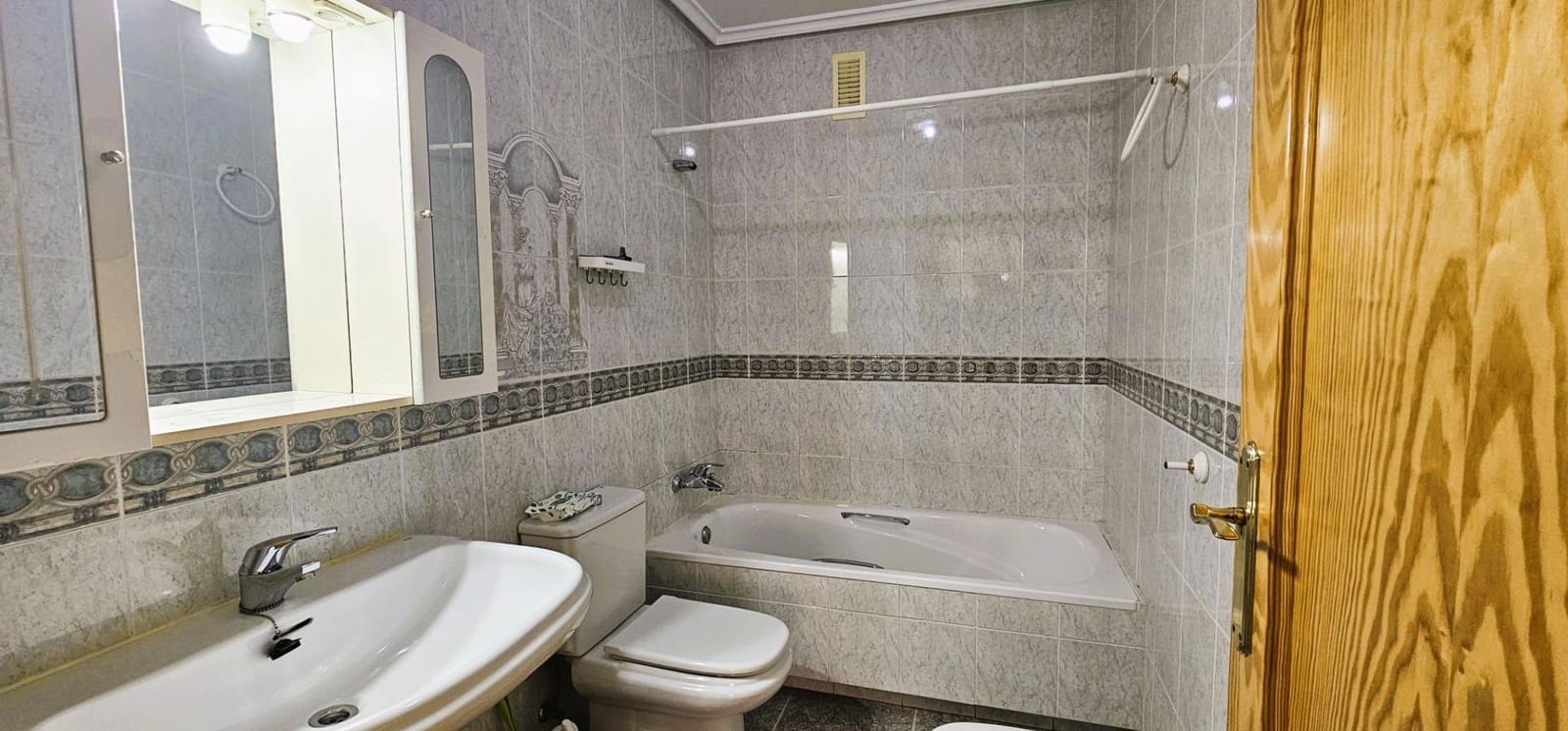 4 bedroom Villa for sale in Aguilas - € 175,000 (Ref: 9712109)