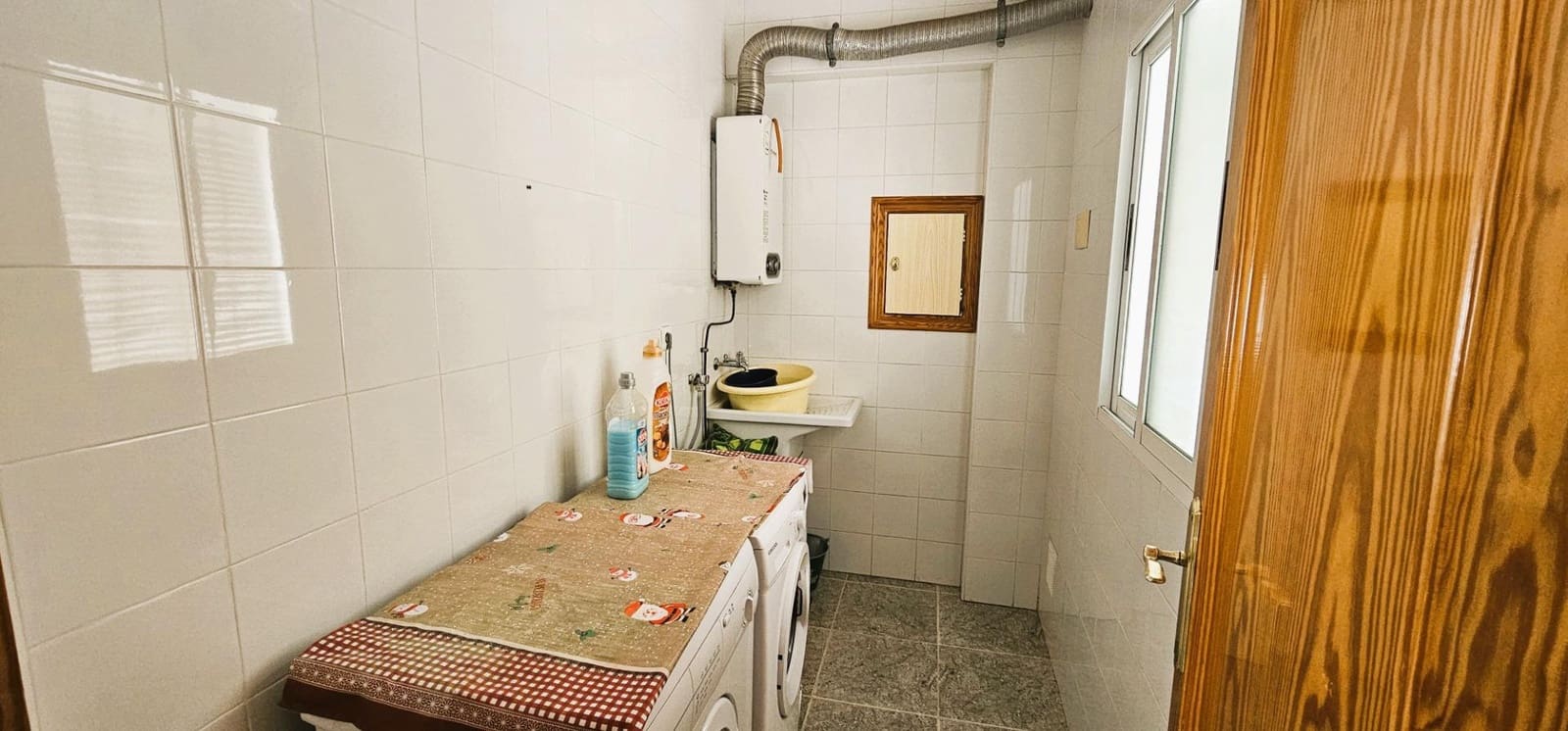 4 bedroom Villa for sale in Aguilas - € 175,000 (Ref: 9712109)