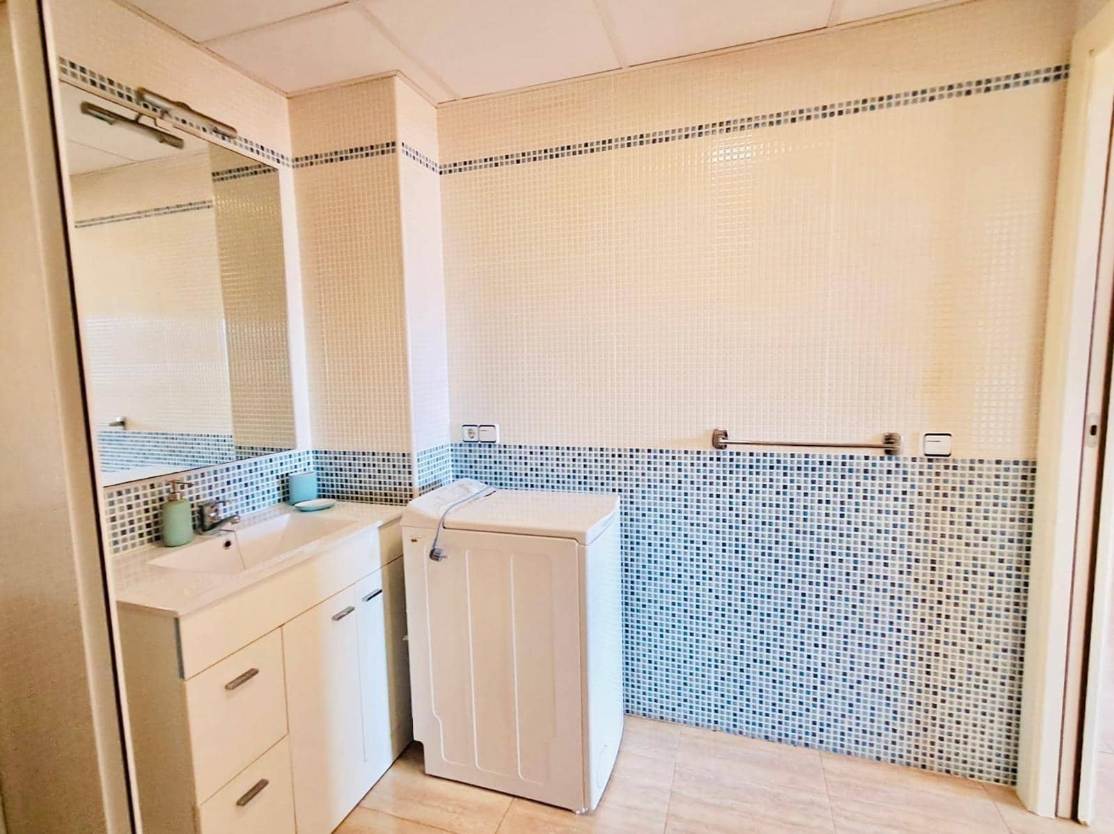 2 bedroom Apartment for sale in Aguilas with pool garage - € 250,000 (Ref: 9715030)