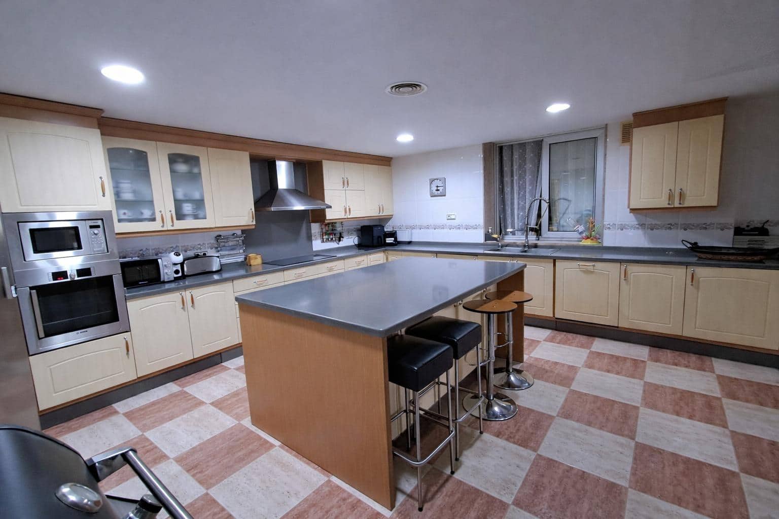 3 bedroom Flat for sale in Aguilas with pool garage - € 359,900 (Ref: 9720103)