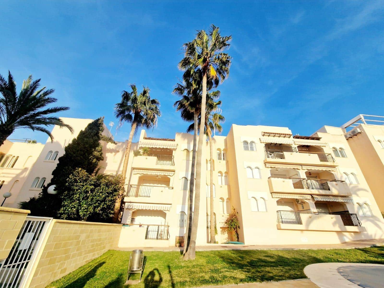 2 bedroom Penthouse for sale in San Juan de los Terreros with pool garage - € 250,000 (Ref: 9721815)