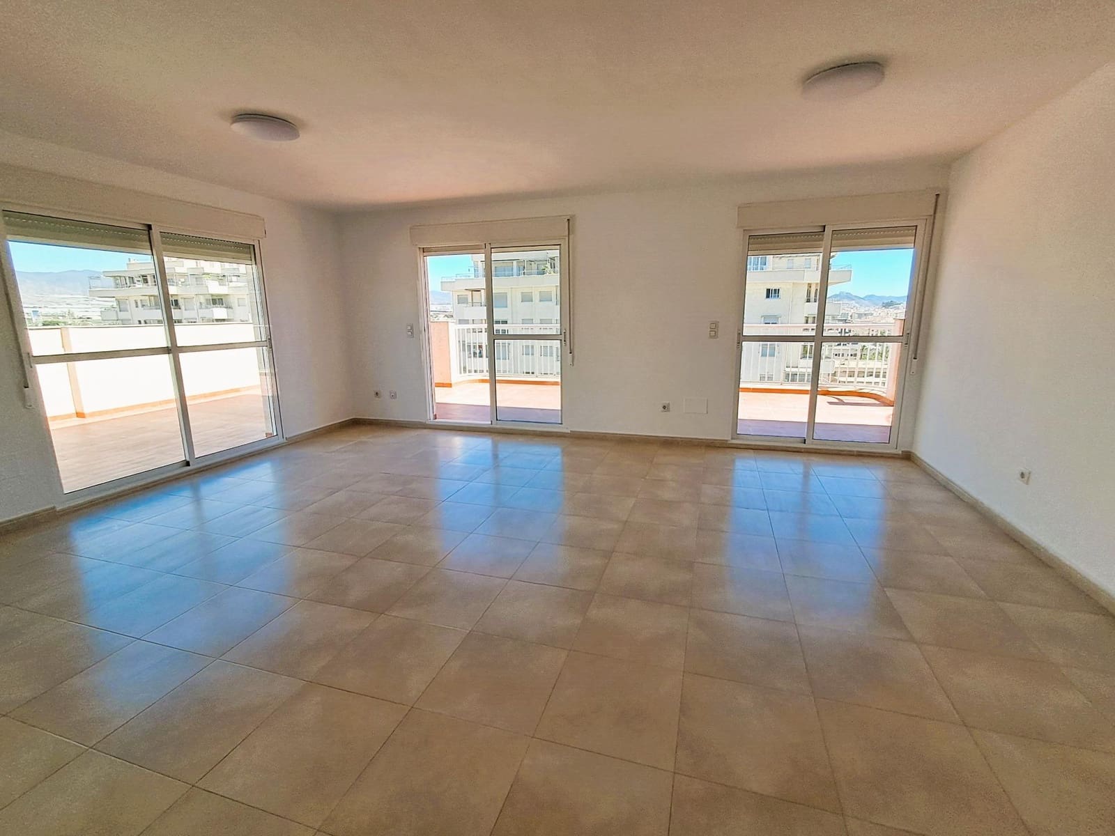2 soverom Penthouse til salgs i Aguilas med svømmebasseng garasje - € 330 000 (Ref: 9732367)