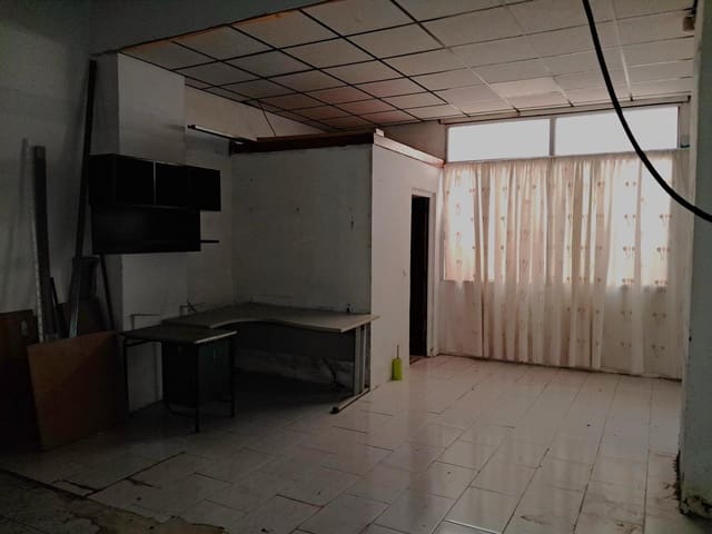 1 quarto Comercial para venda em Aguilas com garagem - 70 000 € (Ref: 9808099)