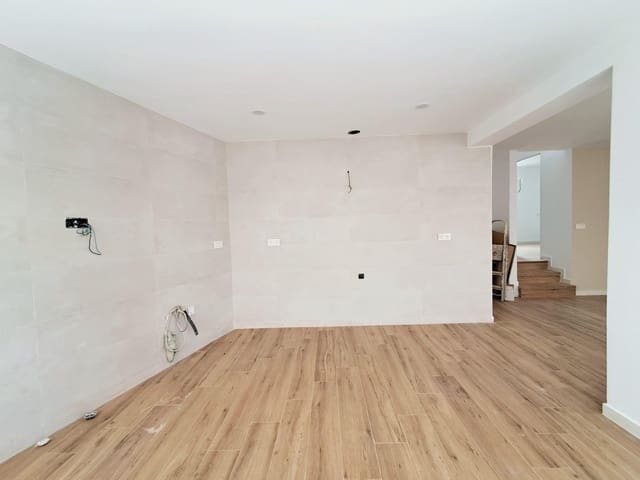 3 quarto Bungalow para venda em Aguilas com garagem - 320 000 € (Ref: 9831642)