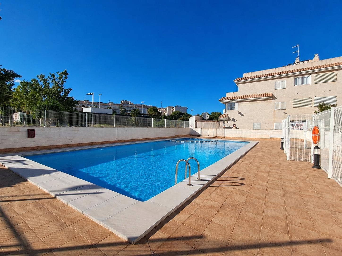 3 bedroom Flat for sale in Los Collados with pool garage - € 195,000 (Ref: 9833786)