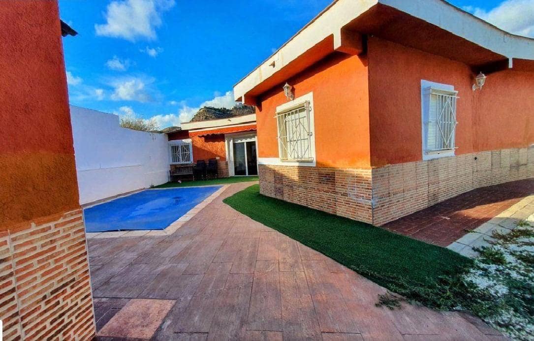 2 soverom Villa til salgs i Los Collados med svømmebasseng garasje - € 175 000 (Ref: 9884941)