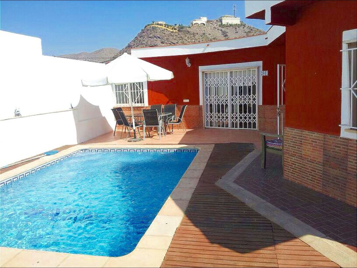 2 soverom Villa til salgs i Los Collados med svømmebasseng garasje - € 175 000 (Ref: 9884941)