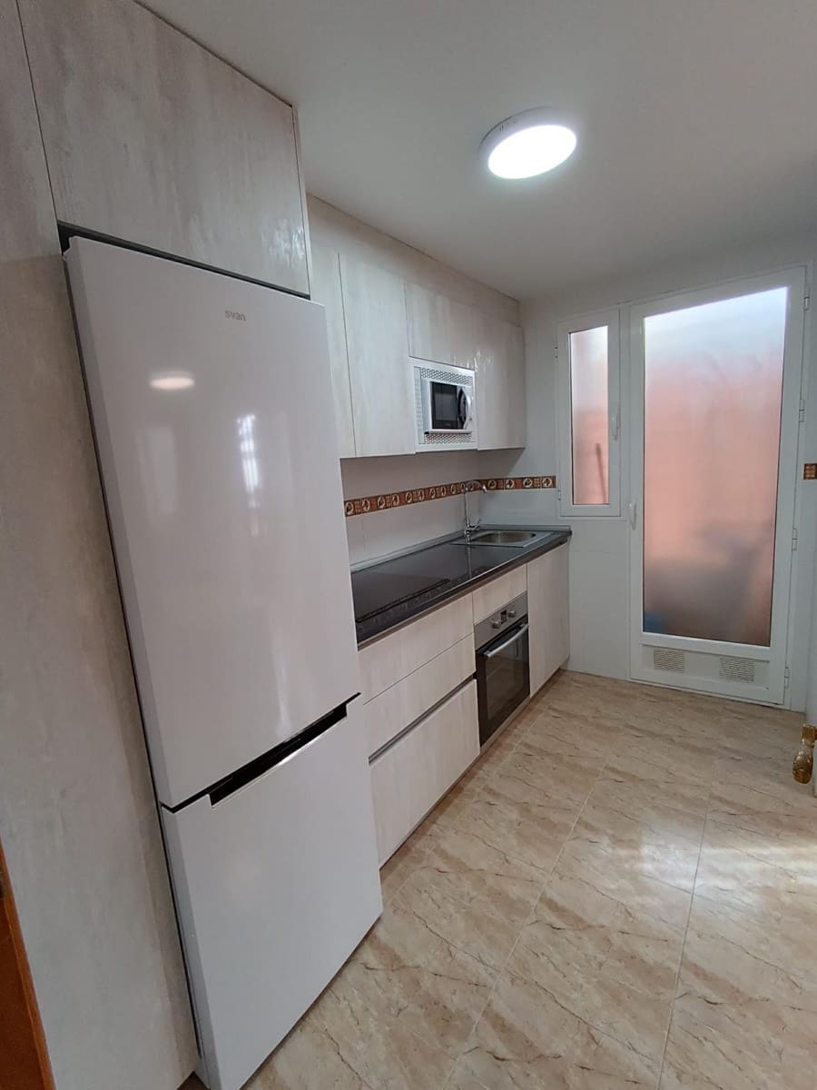 4 bedroom Apartment for sale in Aguilas - € 139,000 (Ref: 9922402)