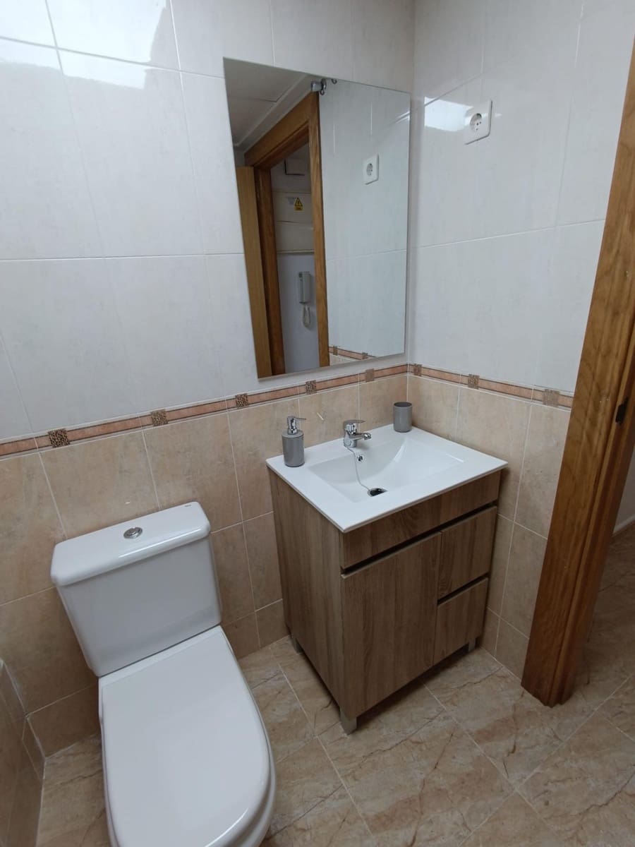 4 bedroom Apartment for sale in Aguilas - € 139,000 (Ref: 9922402)