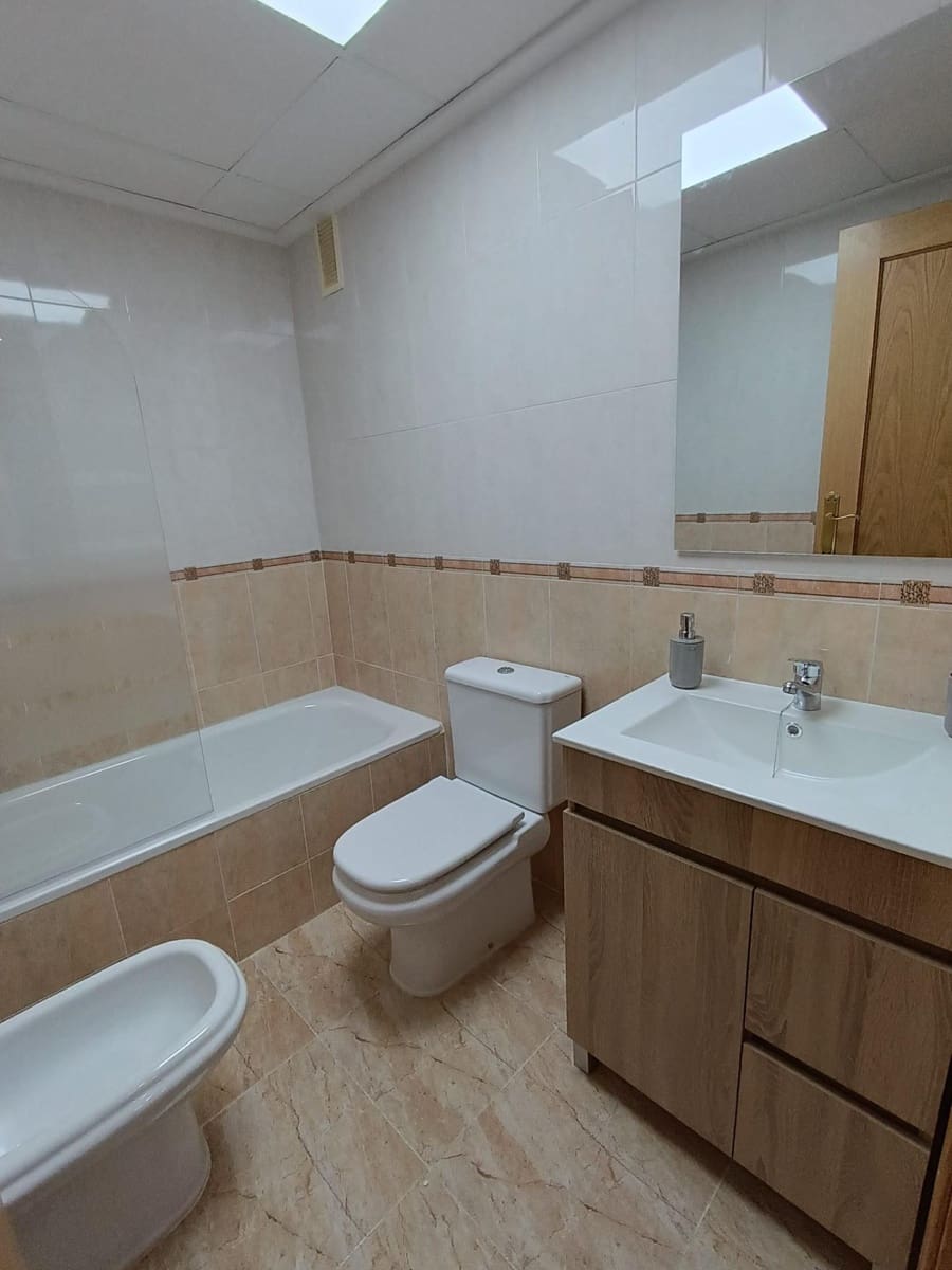 4 bedroom Apartment for sale in Aguilas - € 139,000 (Ref: 9922402)