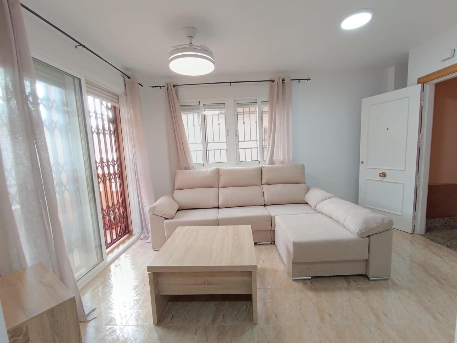 4 bedroom Apartment for sale in Aguilas - € 139,000 (Ref: 9922402)