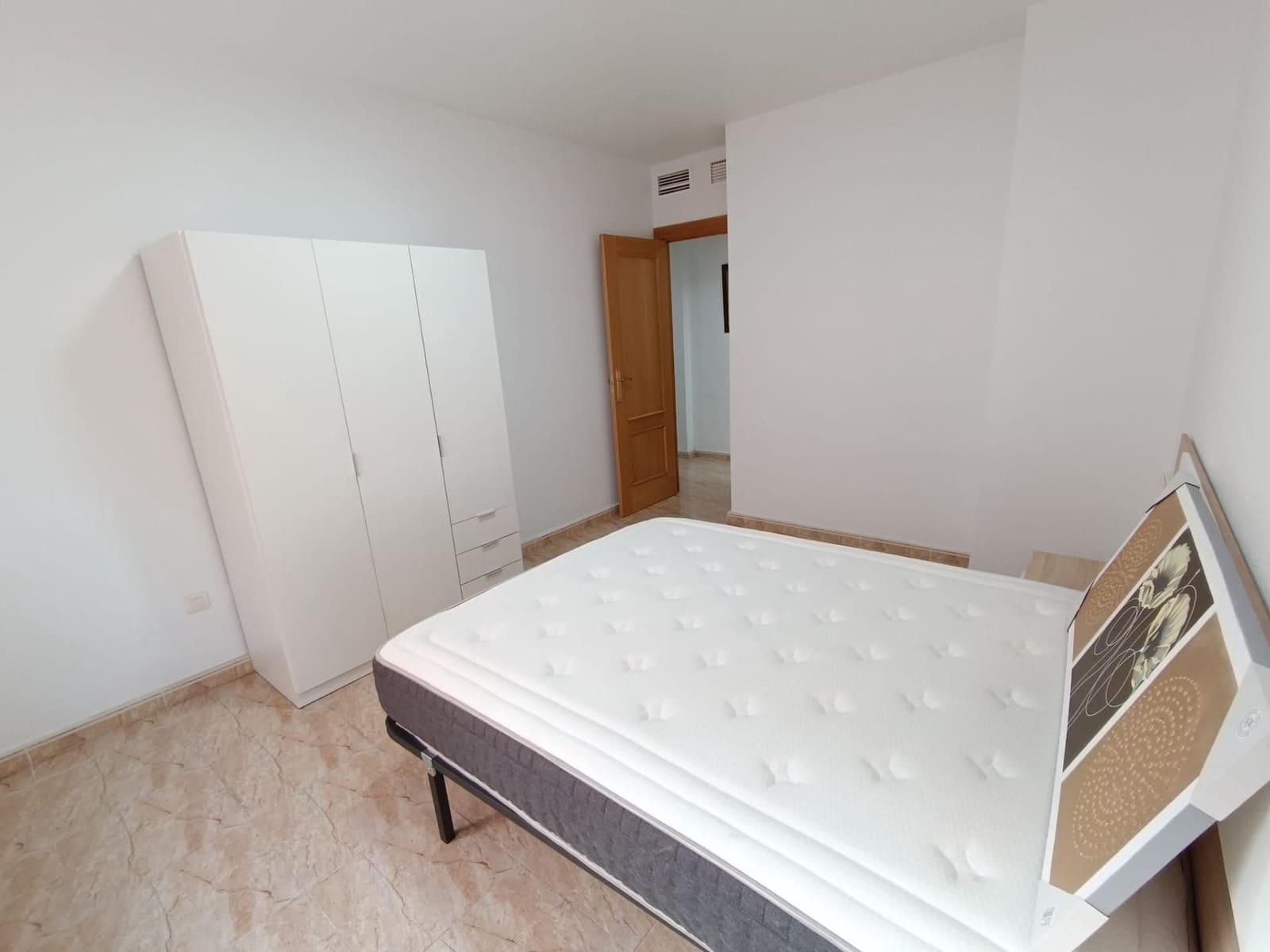 4 bedroom Apartment for sale in Aguilas - € 139,000 (Ref: 9922402)