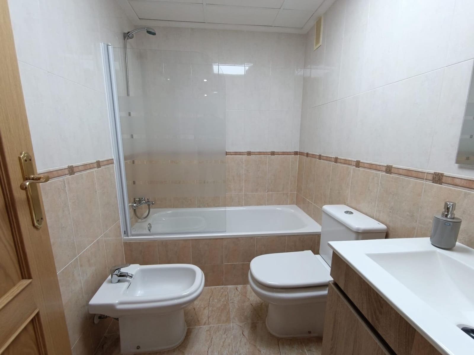 4 bedroom Apartment for sale in Aguilas - € 139,000 (Ref: 9922402)