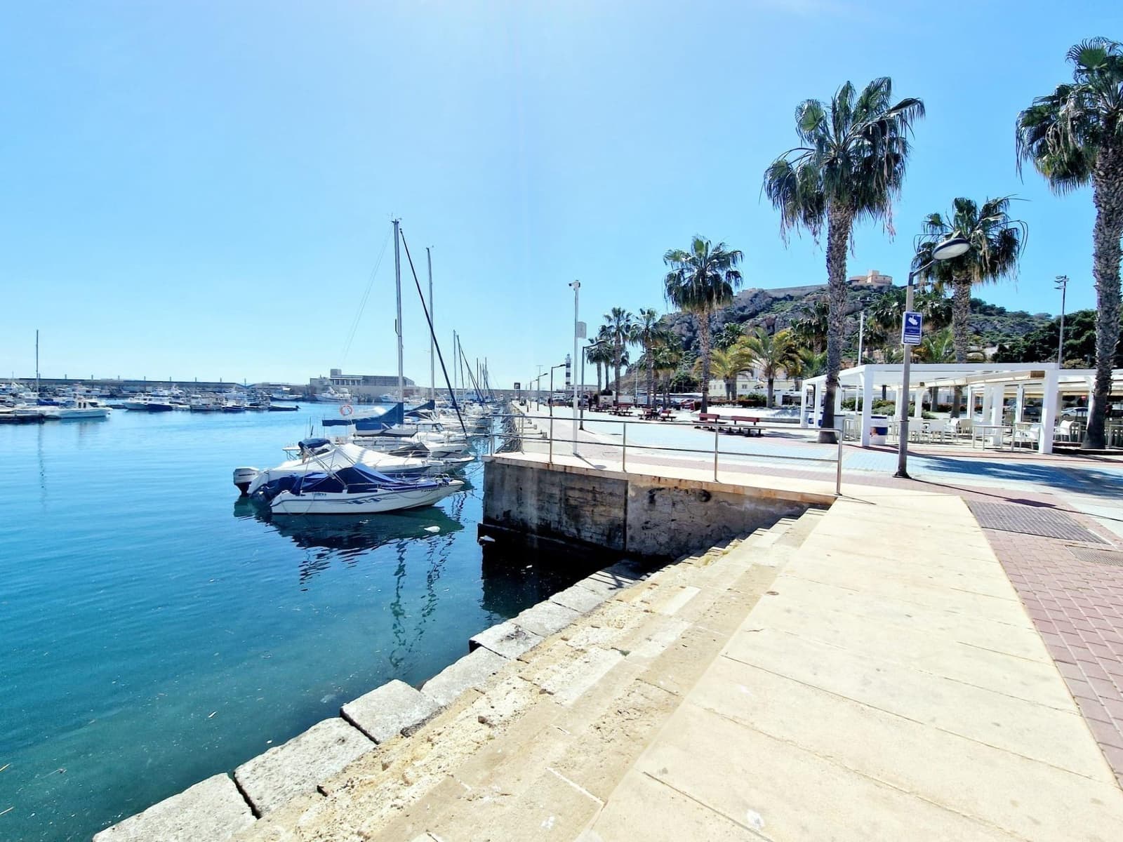 4 bedroom Apartment for sale in Aguilas - € 139,000 (Ref: 9922402)