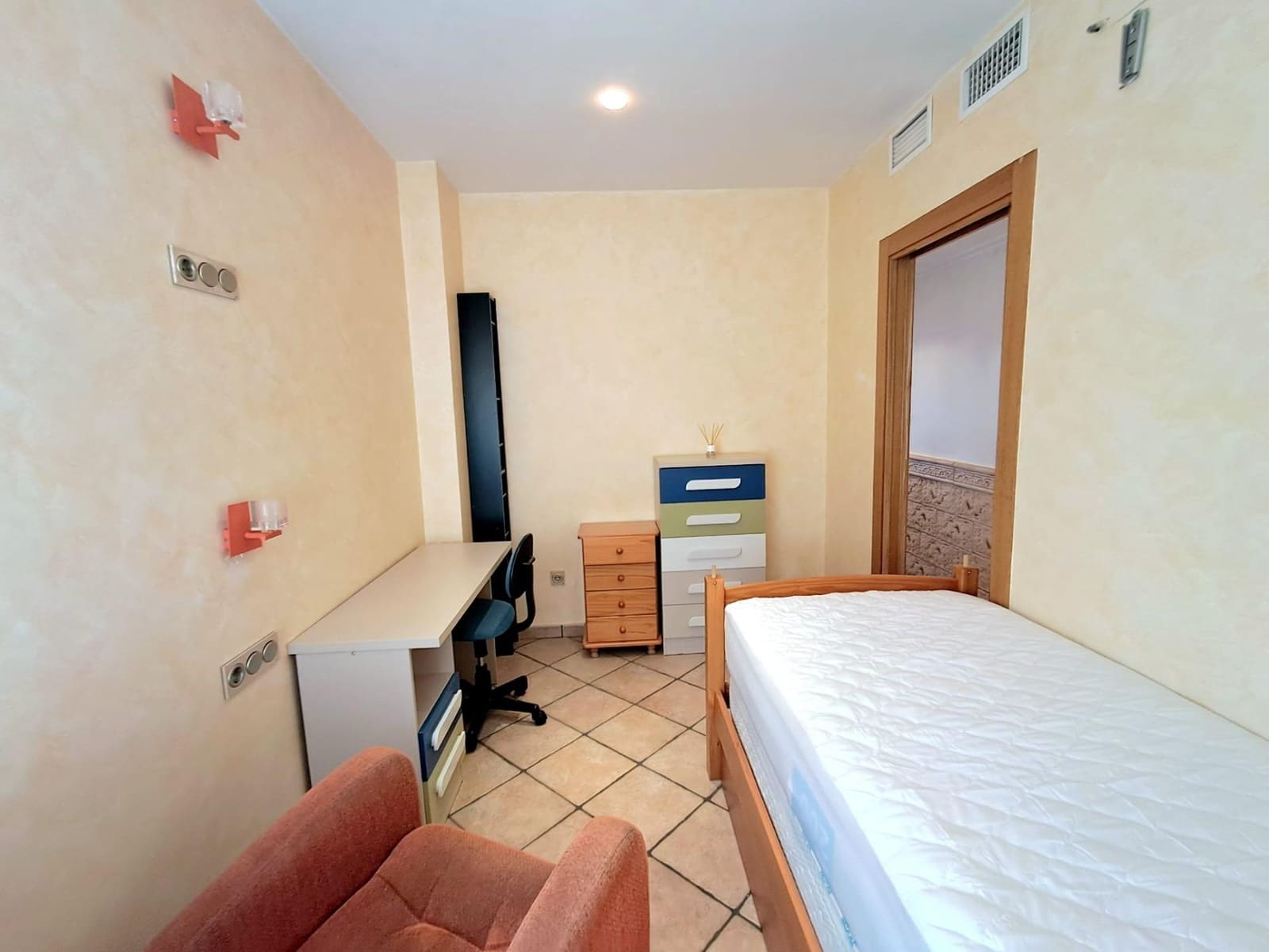 2 bedroom Apartment for sale in Aguilas - € 149,900 (Ref: 9940074)