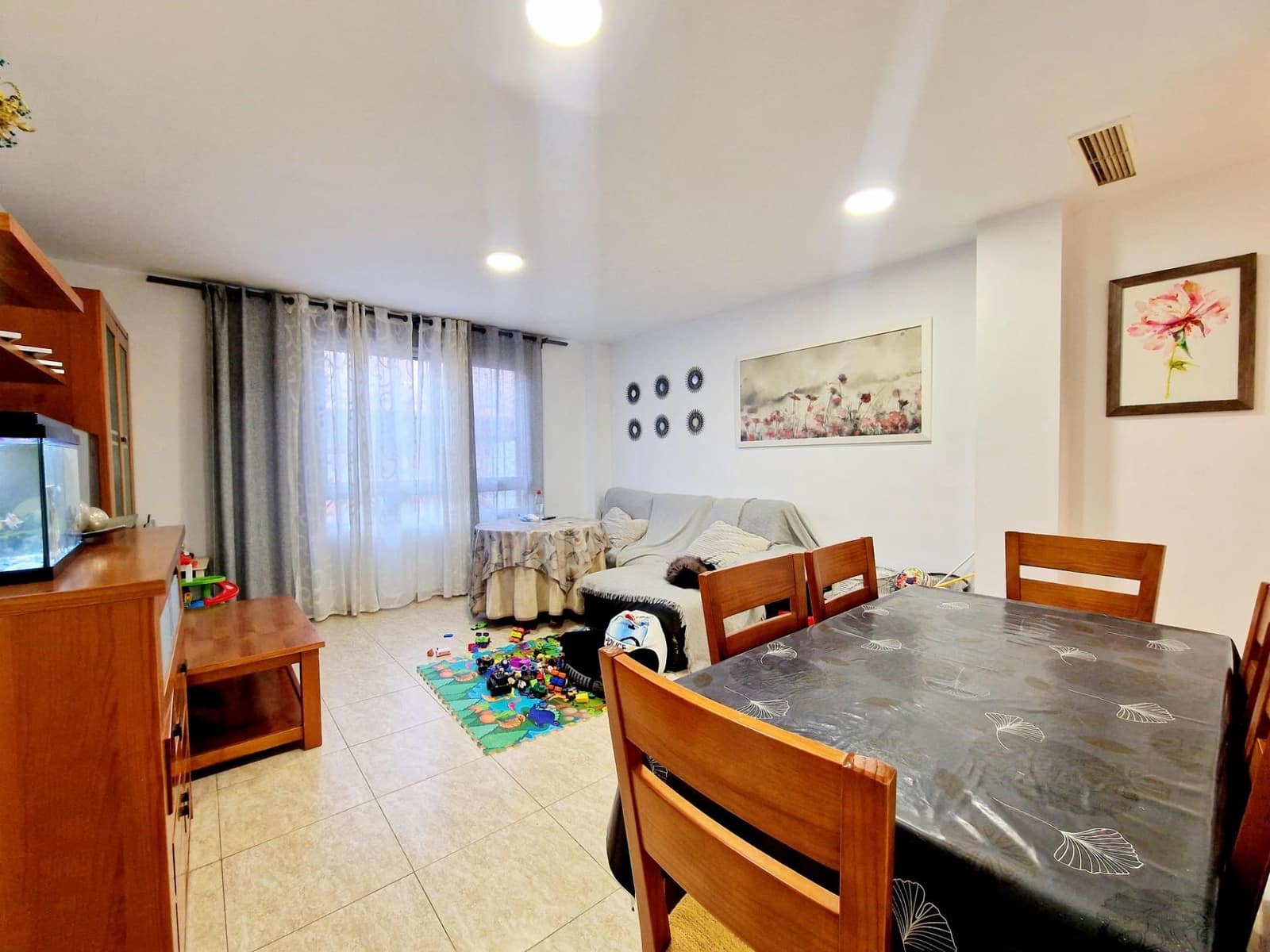 Piso de 4 habitaciones en Aguilas en venta - 136.000 € (Ref: 9940075)