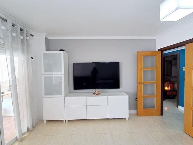 Piso de 3 habitaciones en Aguilas en venta con garaje - 215.000 € (Ref: 9977426)