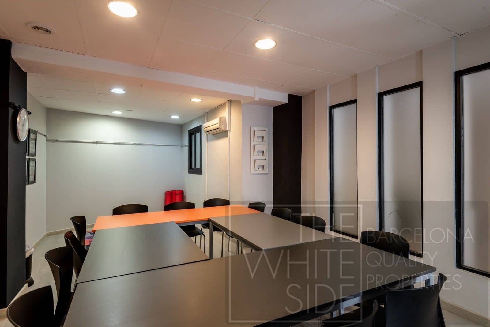 Commercieel te koop in L'Hospitalet de Llobregat - € 179.000 (Ref: 8644748)