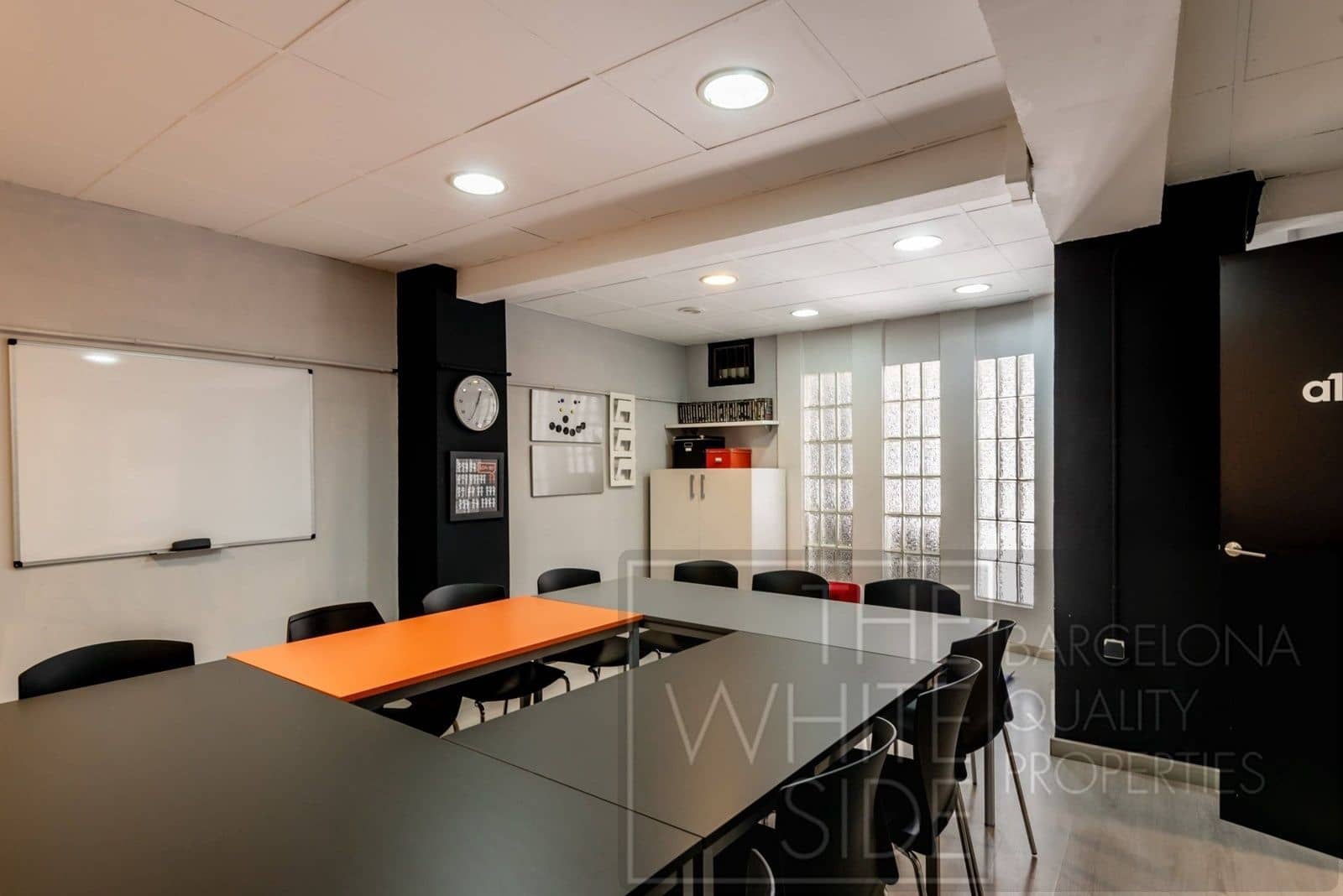 Commercieel te koop in L'Hospitalet de Llobregat - € 179.000 (Ref: 8644748)