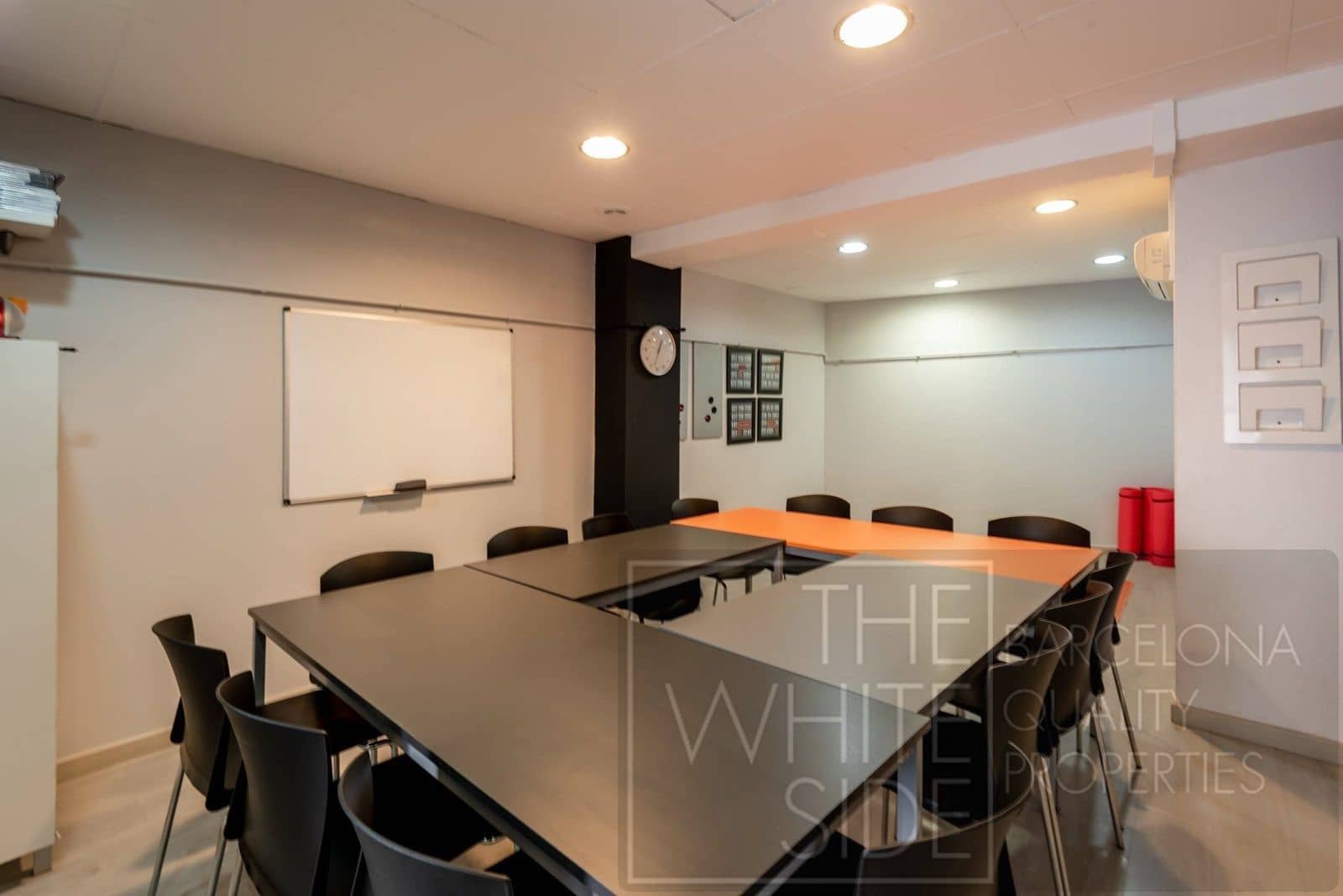 Commercieel te koop in L'Hospitalet de Llobregat - € 179.000 (Ref: 8644748)