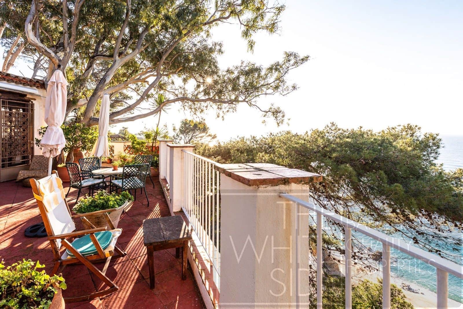 6 bedroom Villa for sale in Lloret de Mar with pool garage - € 3,500,000 (Ref: 9357090)