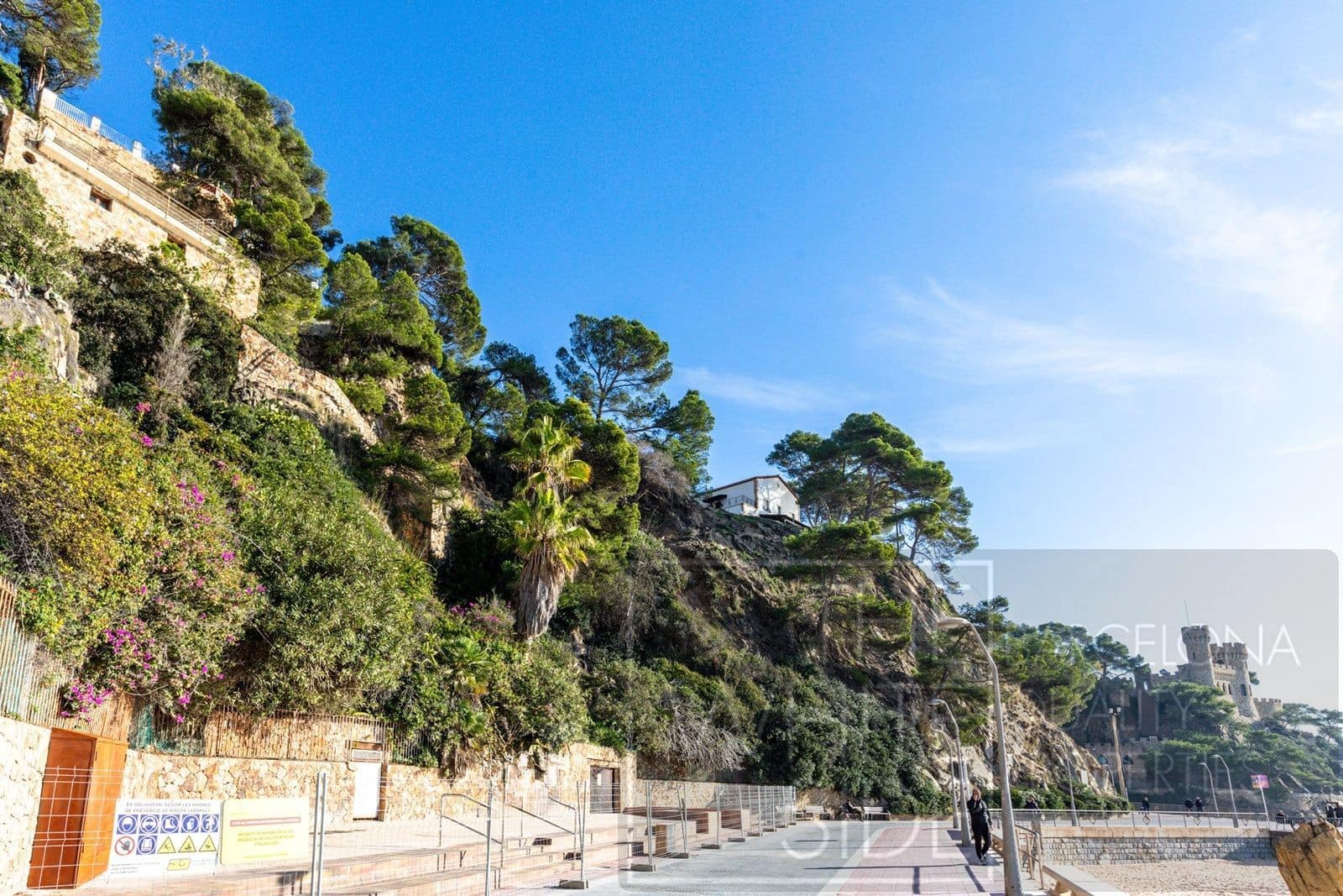 6 bedroom Villa for sale in Lloret de Mar with pool garage - € 3,500,000 (Ref: 9357090)