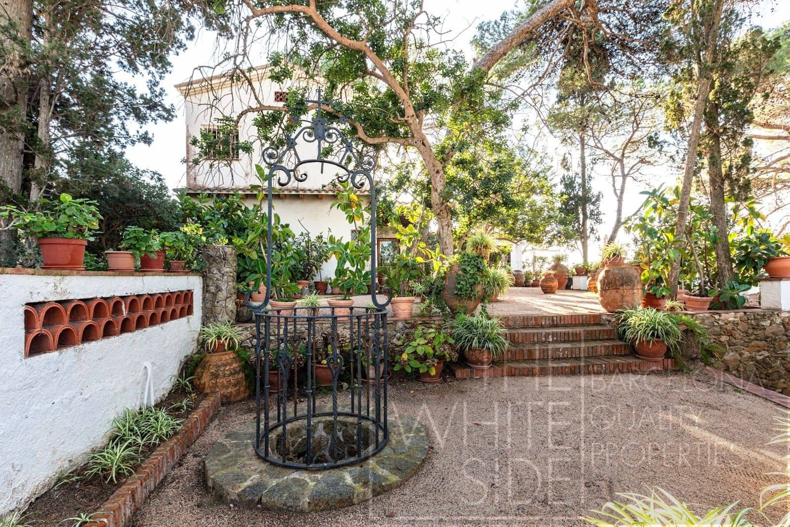 6 bedroom Villa for sale in Lloret de Mar with pool garage - € 3,500,000 (Ref: 9357090)