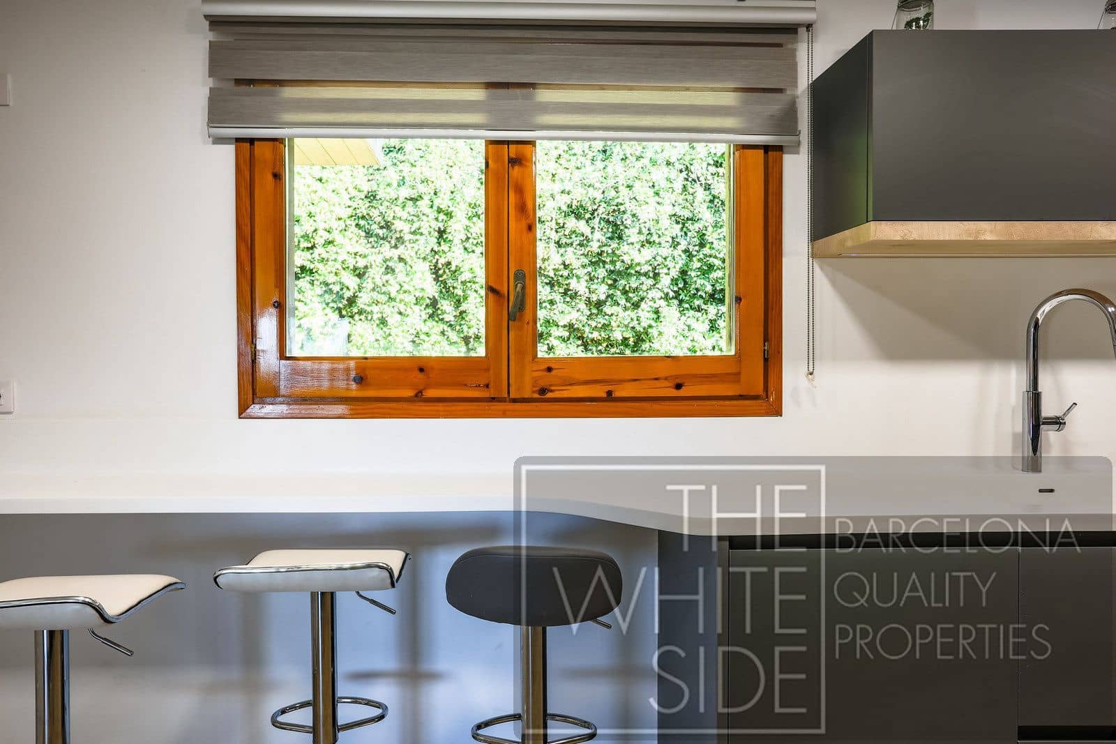 4 soveværelse Villa til salg i Palleja med swimmingpool garage - € 860.000 (Ref: 9358930)