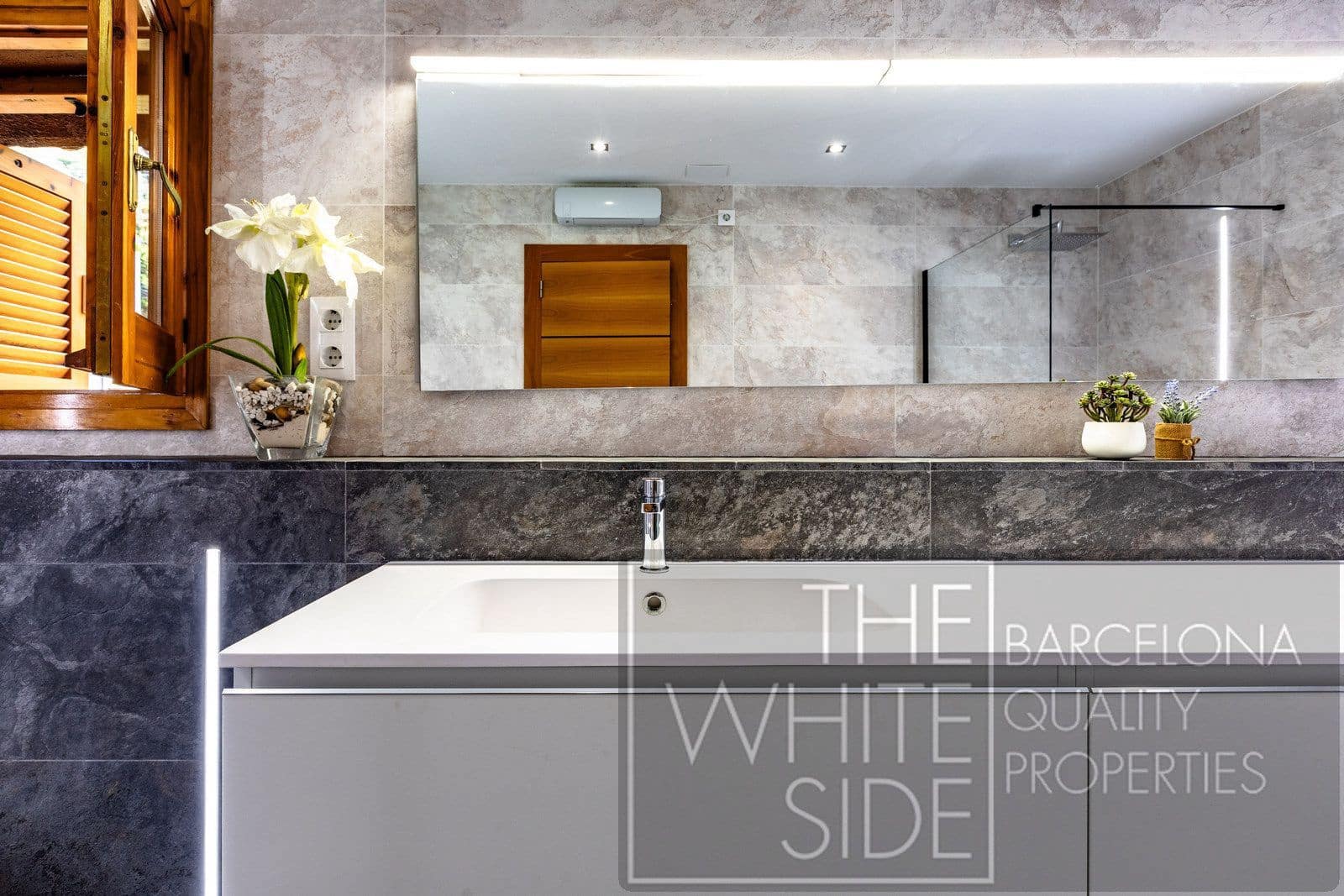 4 soveværelse Villa til salg i Palleja med swimmingpool garage - € 860.000 (Ref: 9358930)