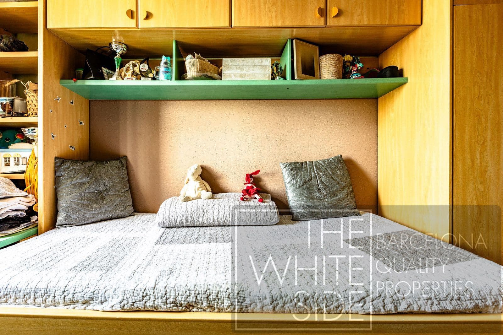 4 soveværelse Villa til salg i Palleja med swimmingpool garage - € 860.000 (Ref: 9358930)