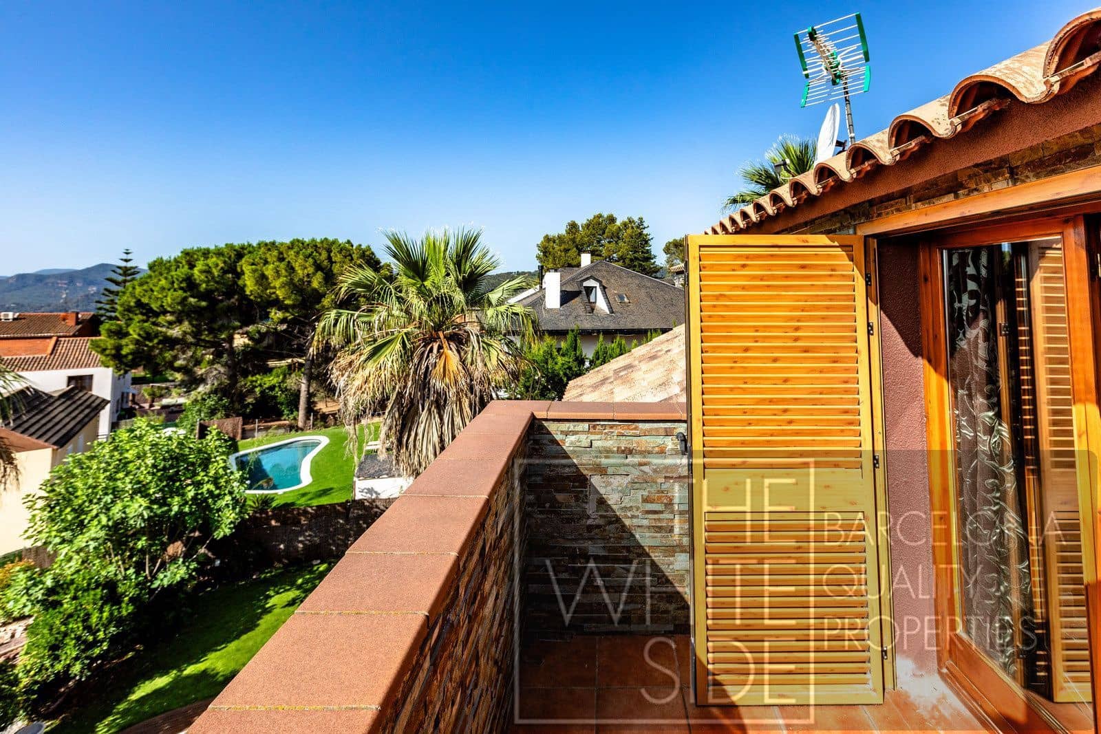 4 soveværelse Villa til salg i Palleja med swimmingpool garage - € 860.000 (Ref: 9358930)