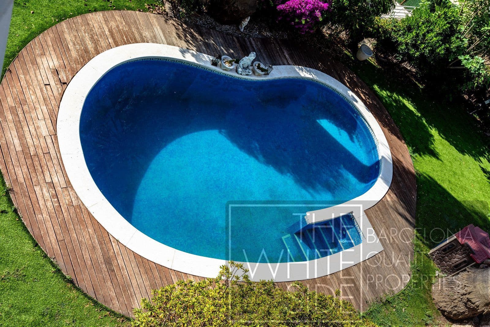 4 soveværelse Villa til salg i Palleja med swimmingpool garage - € 860.000 (Ref: 9358930)