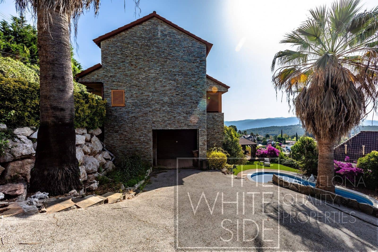 4 soveværelse Villa til salg i Palleja med swimmingpool garage - € 860.000 (Ref: 9358930)