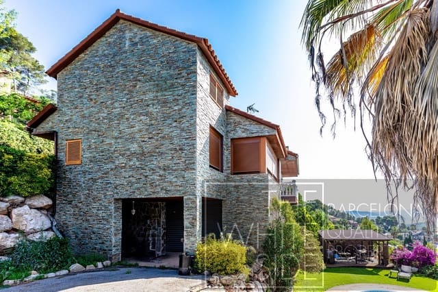 4 bedroom Villa for sale in Fontpineda with pool garage - € 860,000 (Ref: 9358930)