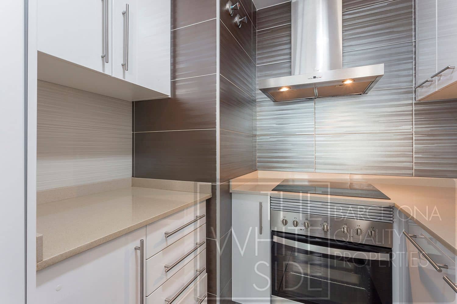 2 soveværelse Lejlighed til salg i Barcelona by - € 480.000 (Ref: 9398224)