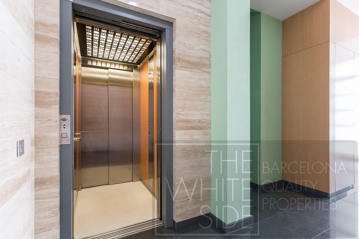 2 soveværelse Lejlighed til salg i Barcelona by - € 480.000 (Ref: 9398224)