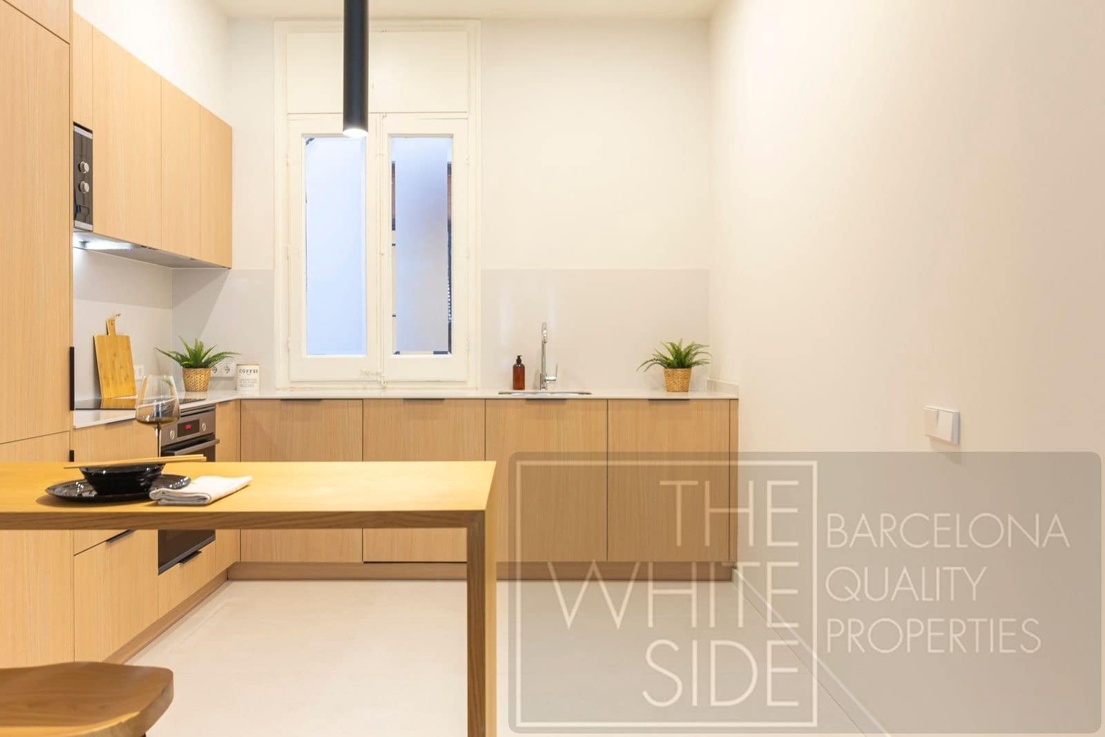 2 soveværelse Lejlighed til salg i Barcelona by - € 900.000 (Ref: 9413724)