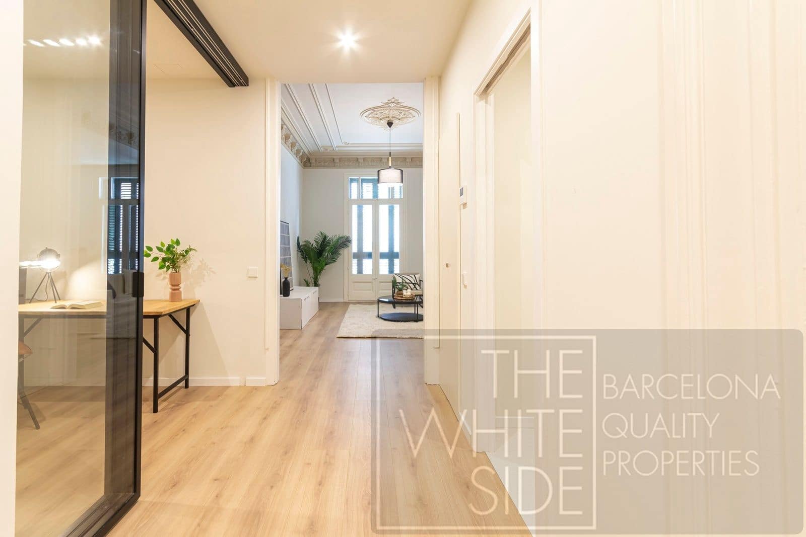 2 soveværelse Lejlighed til salg i Barcelona by - € 900.000 (Ref: 9413724)