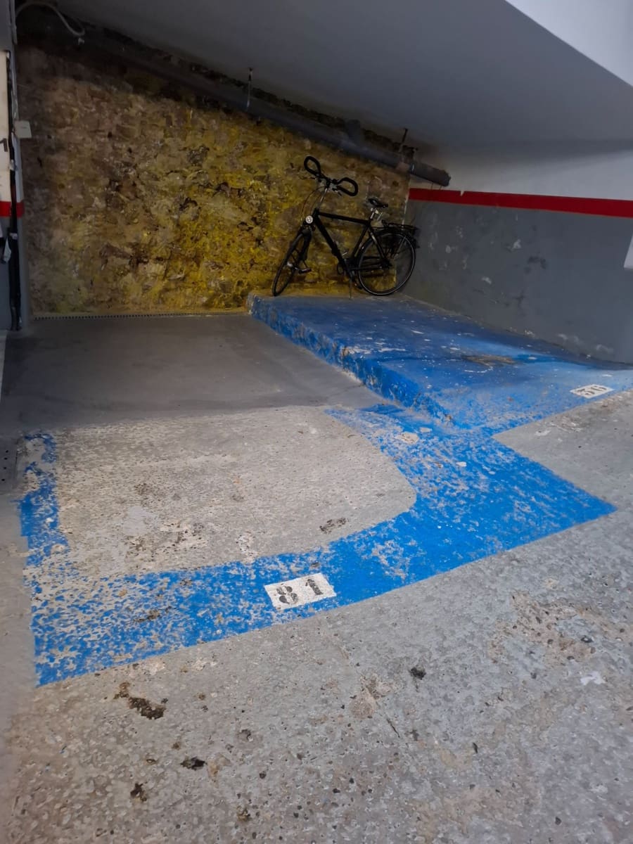 Autotalli myytävänä paikassa Barcelona kaupunki - 17 500 € (Ref: 9615149)