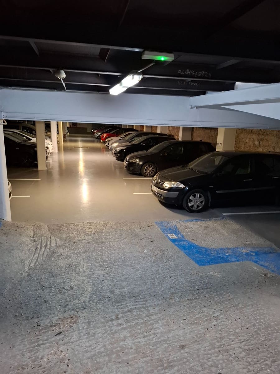 Autotalli myytävänä paikassa Barcelona kaupunki - 17 500 € (Ref: 9615149)