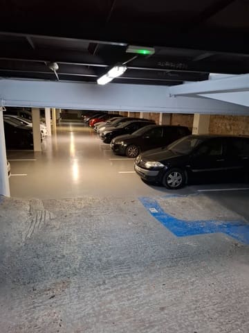 Autotalli myytävänä paikassa Sant Antoni, Barcelona kaupunki - 17 500 € (Ref: 9615149)