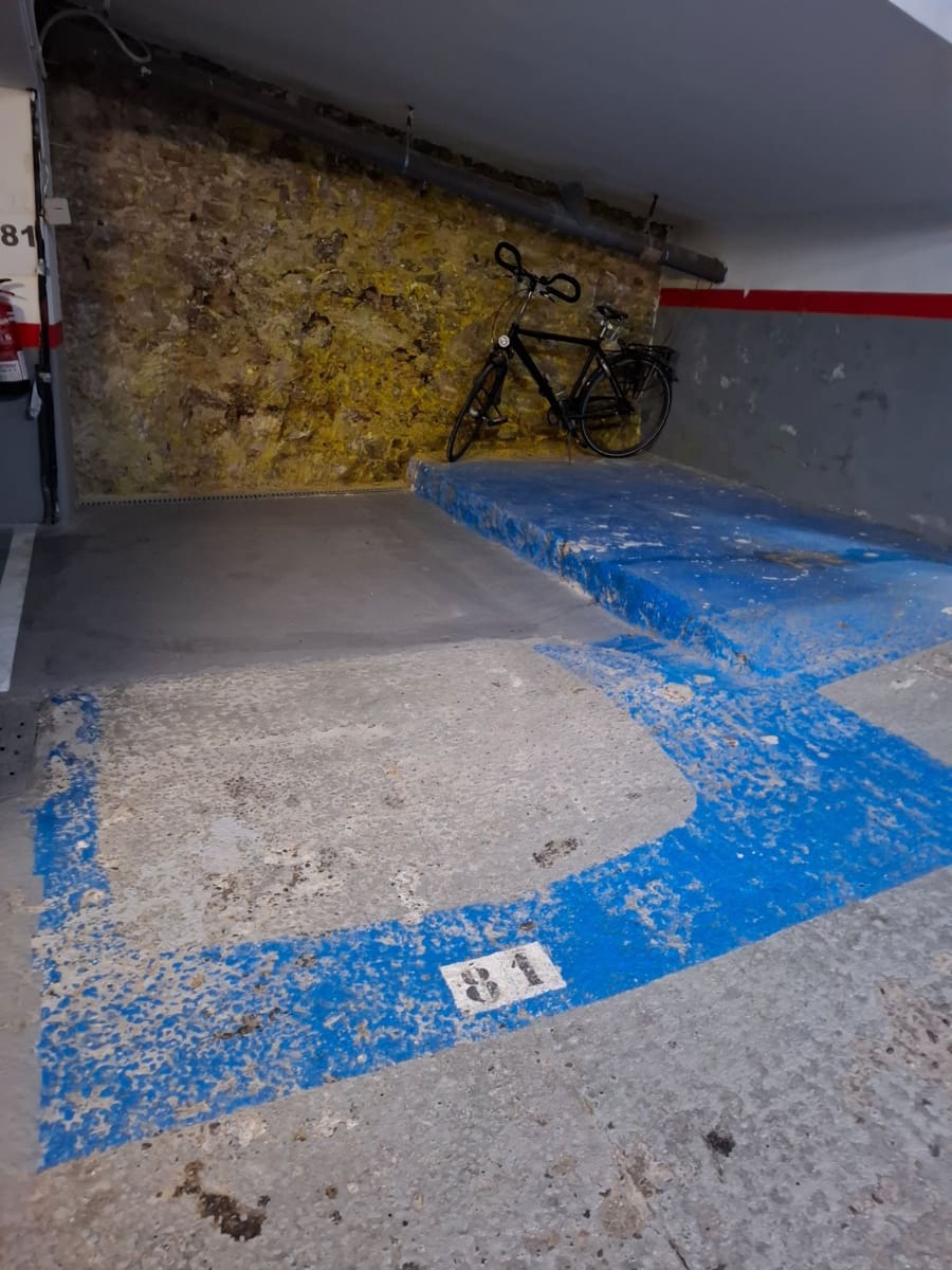 Autotalli myytävänä paikassa Barcelona kaupunki - 17 500 € (Ref: 9615149)