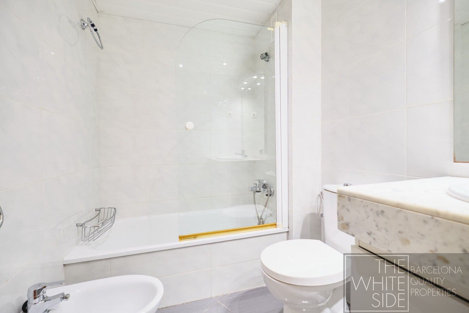 2 soveværelse Lejlighed til salg i Barcelona by med garage - € 420.000 (Ref: 9686180)