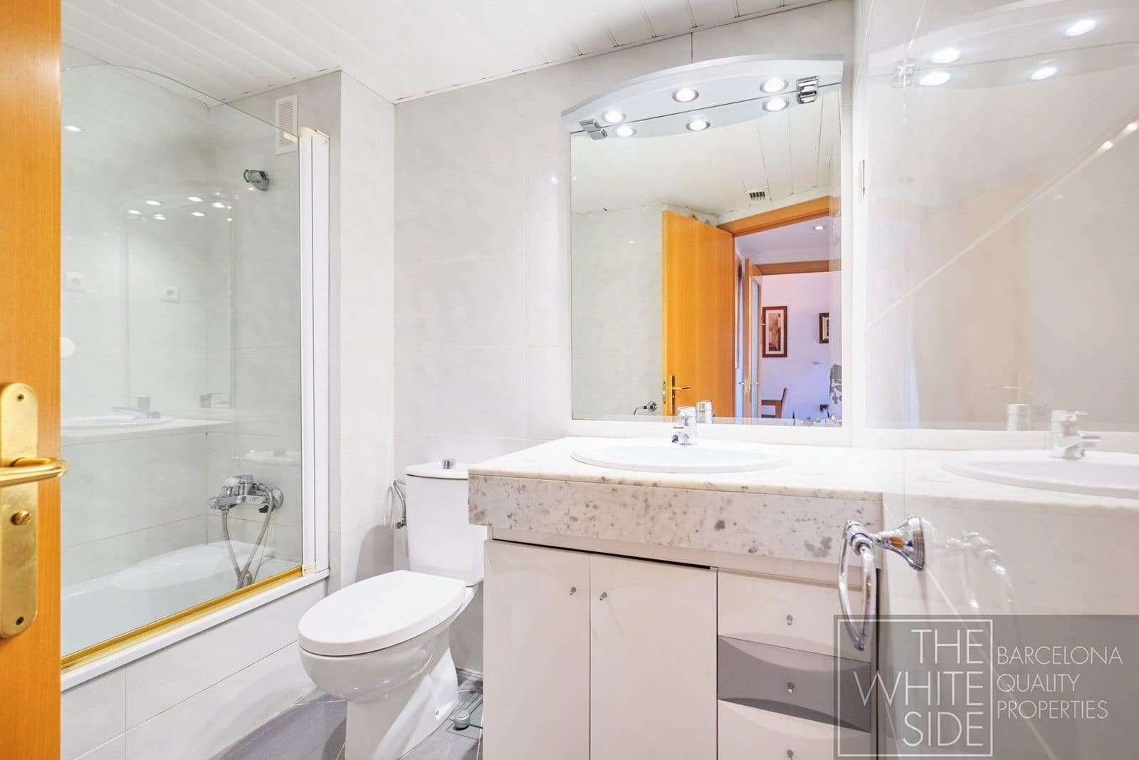 2 soveværelse Lejlighed til salg i Barcelona by med garage - € 420.000 (Ref: 9686180)