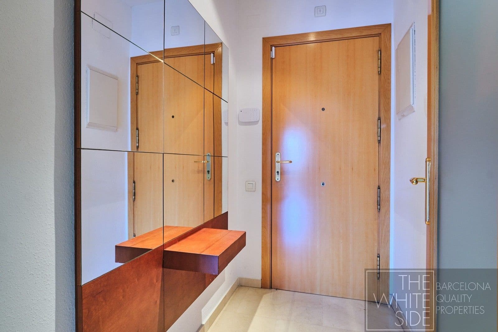 2 soveværelse Lejlighed til salg i Barcelona by med garage - € 420.000 (Ref: 9686180)