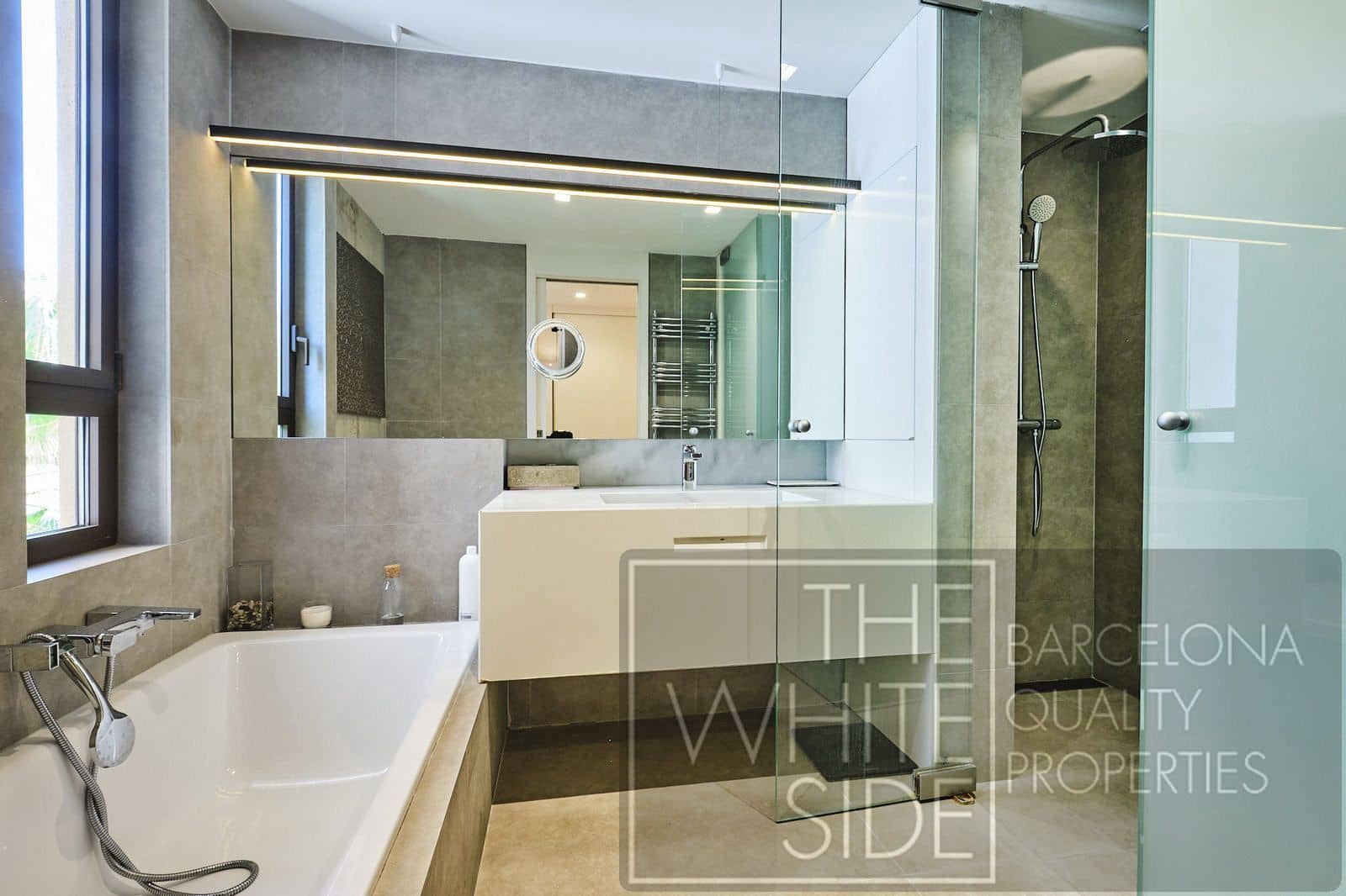 Pareado de 4 habitaciones en Barcelona ciudad en venta con piscina garaje - 2.490.000 € (Ref: 9842632)