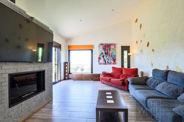 4 bedroom Villa for sale in Taradell with pool garage - € 620,000 (Ref: 9861606)