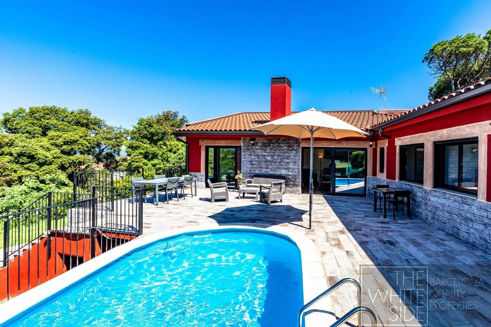 4 bedroom Villa for sale in Taradell with pool garage - € 620,000 (Ref: 9861606)