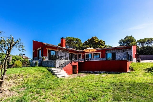 4 bedroom Villa for sale in Taradell with pool garage - € 620,000 (Ref: 9861606)