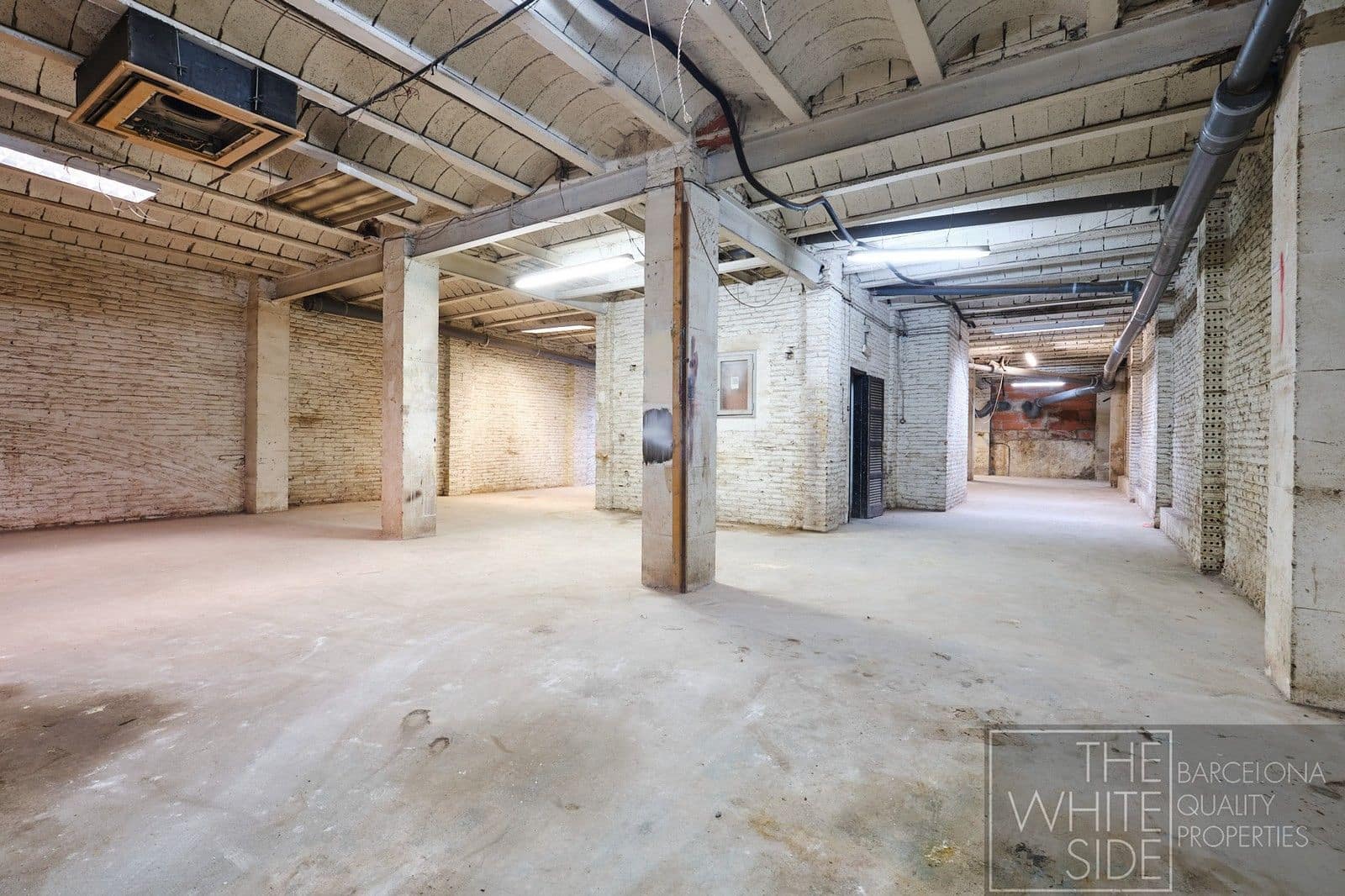 1 bedroom Commercial for sale in Barcelona city - € 490,000 (Ref: 9896208)